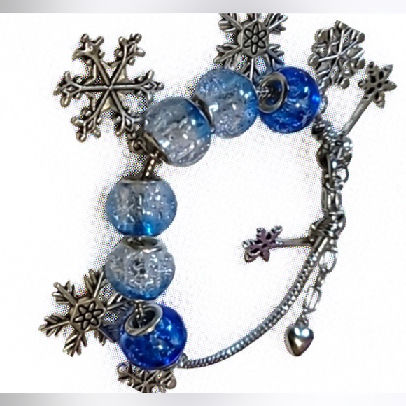 Hand Crafted Medium Charm Bracelet Silver Snowflakes Blue Beads NEW - Picture 2 of 5